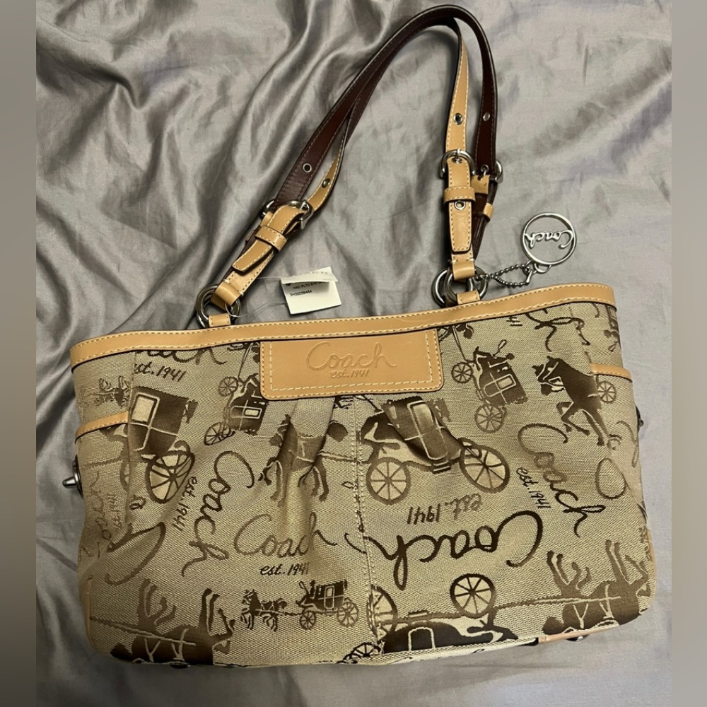 Coach purse - Picture 3 of 7